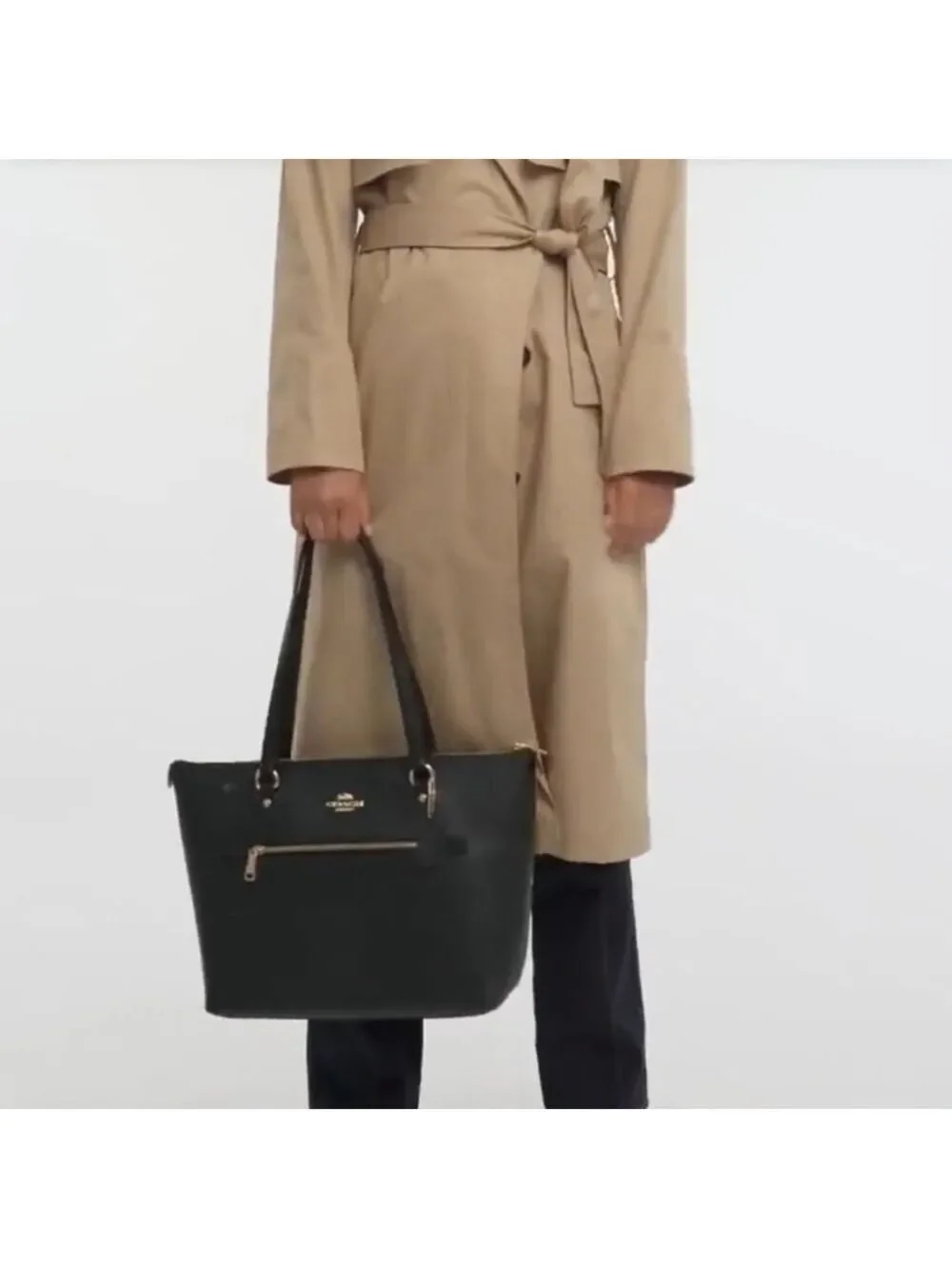 NWT Coach Purse Gallery Tote‎ Signature Canvas/brown color